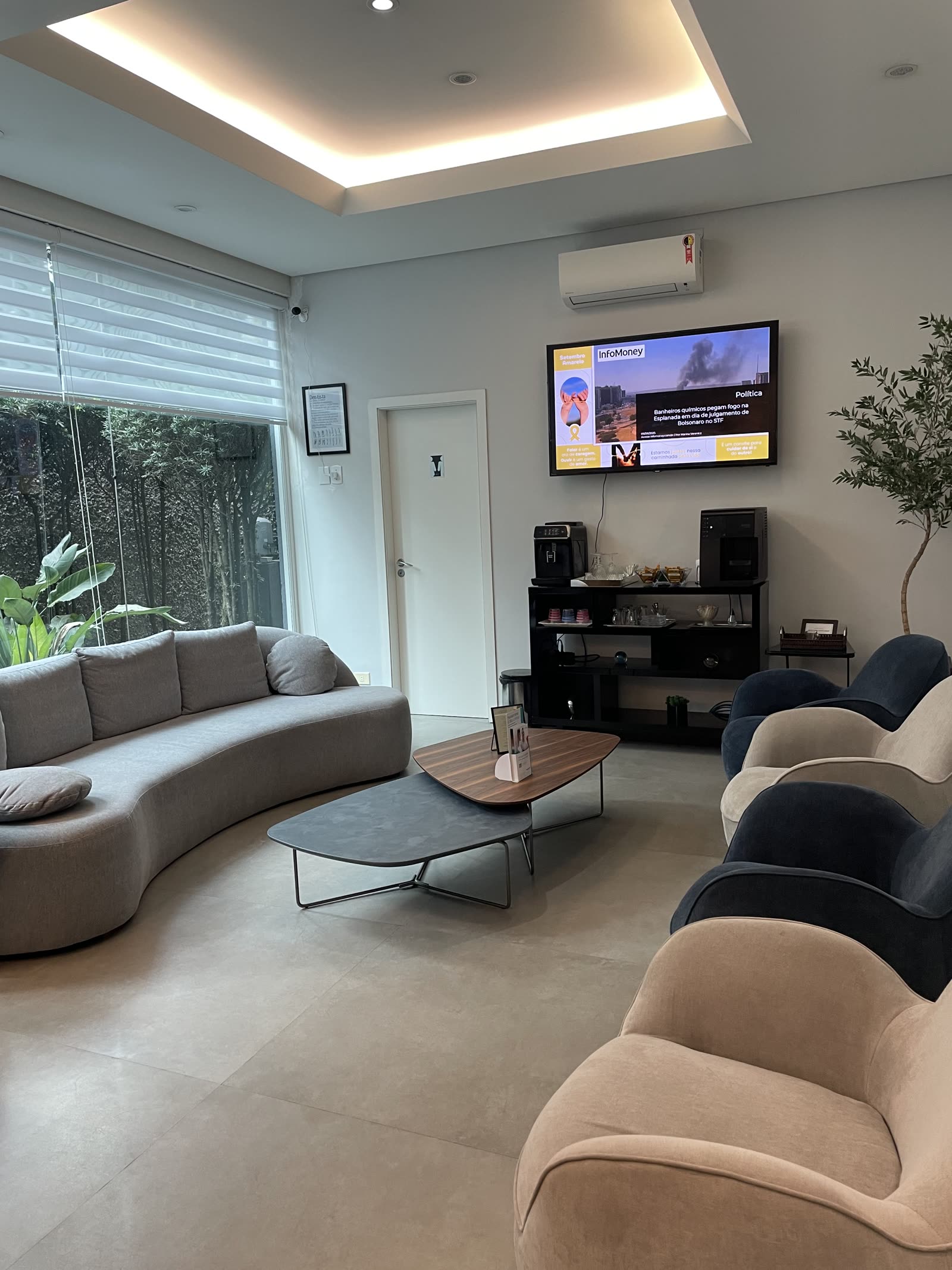 Sala de espera da IEM Odontologia